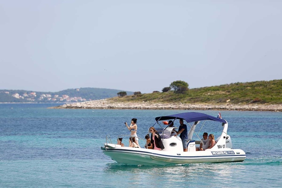 Arriving into Blue Lagoon