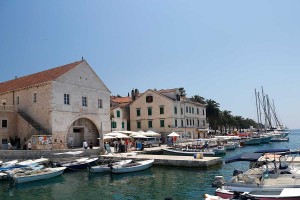 Arsenal, Hvar