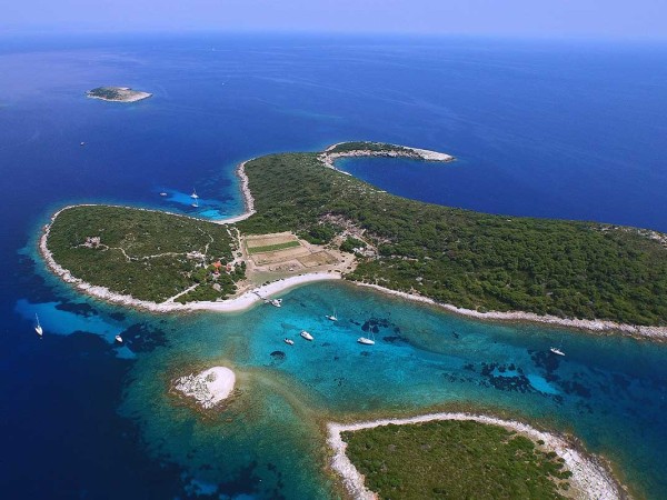 Budikovac island rom air