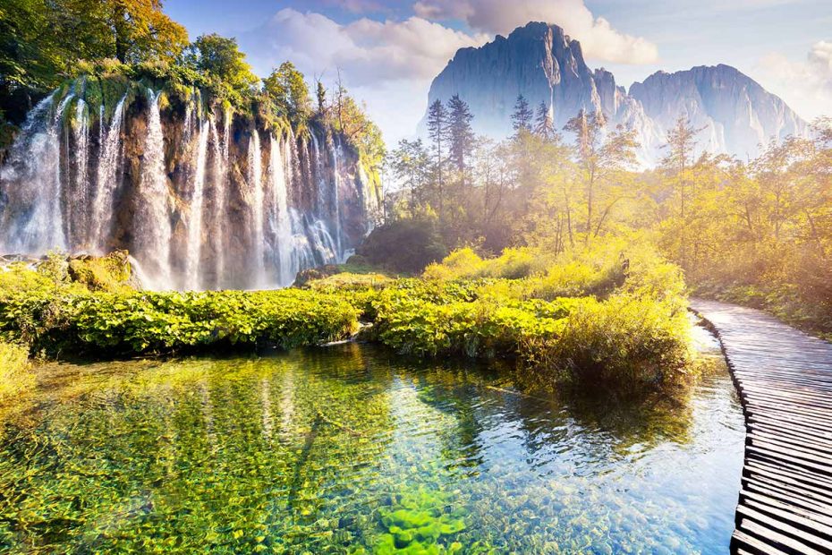 mountains and waterfalls on Plitvice