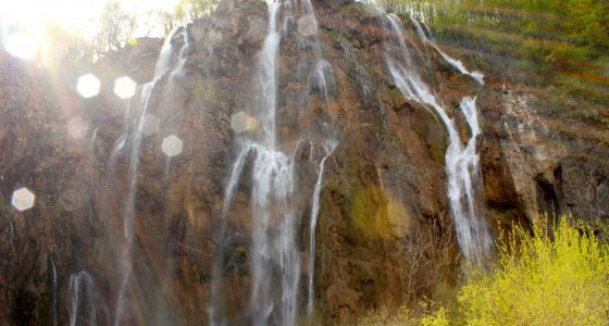 PlitviceLakesTour-largewaterfall