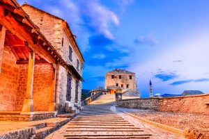 walk to the Mostar bridge