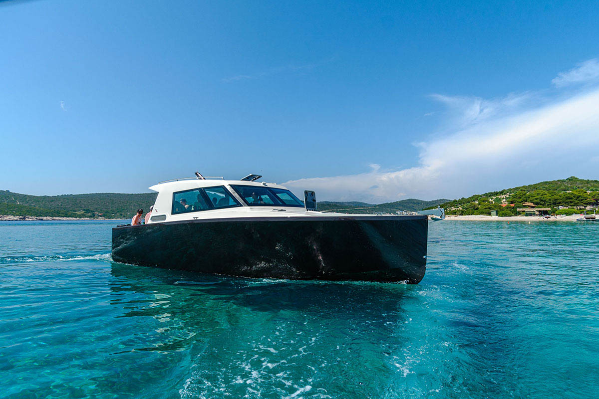 speedboat on Budikovac island