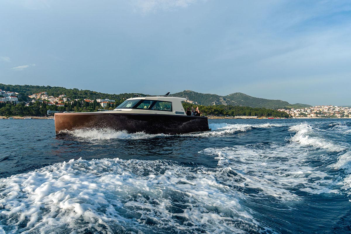 speeding through Split islands